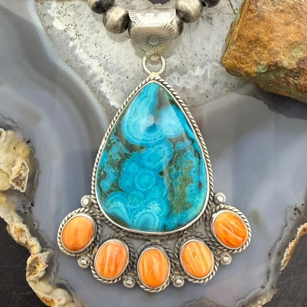 Sterling Southwestern Style Malachite Chrysocolla&Spiny Oyster Decorated Pendant